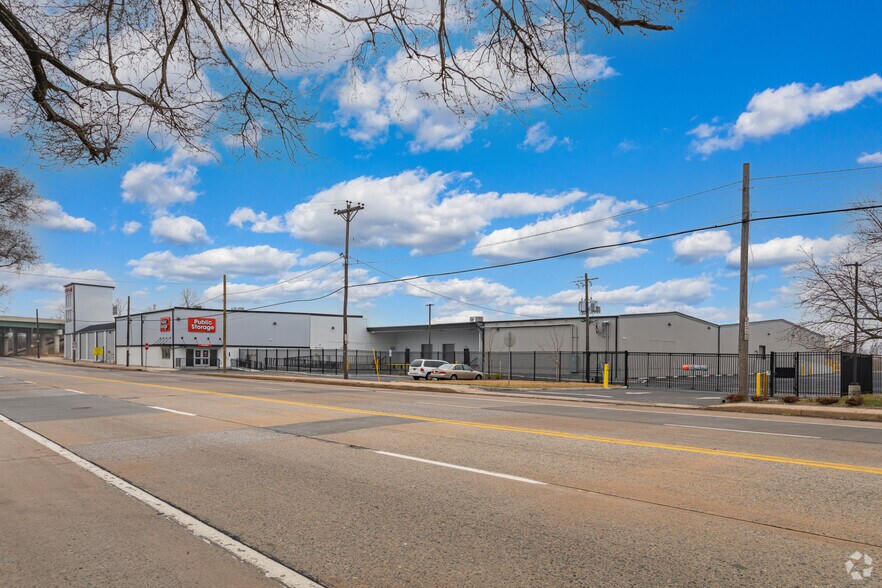 More Photos Of 4093 New Castle Ave, New Castle Self Storage For Sale