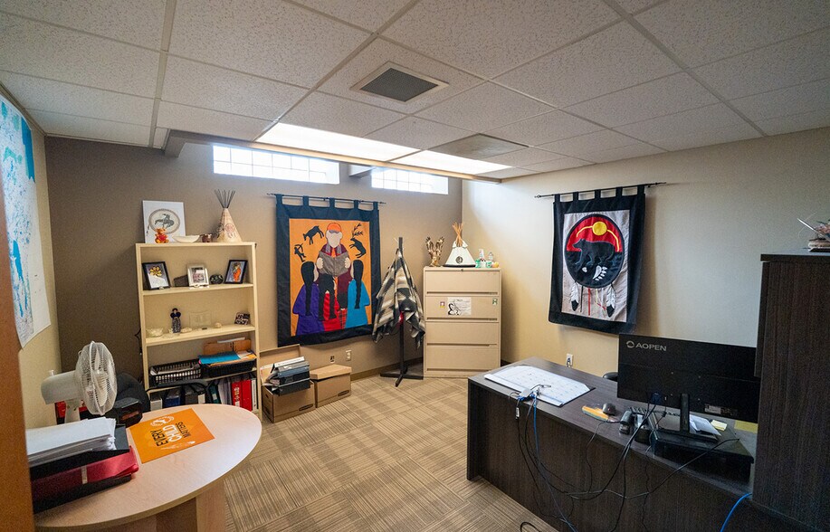 More Photos Of 255 Sherbrook St, Winnipeg Office For Sale