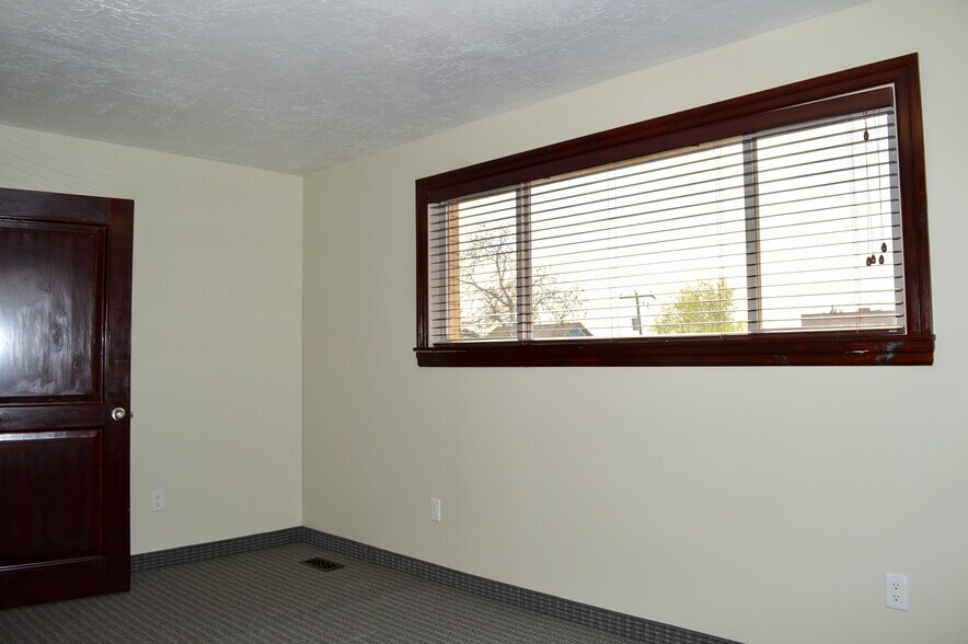 More Photos Of 460 E 1000 N, North Salt Lake Office Residential For Lease