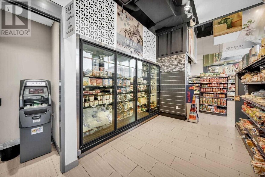 More Photos Of 4033 Hurontario St, Mississauga Storefront For Sale