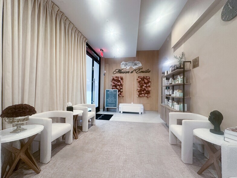 More Photos Of 7225 Melrose Ave, Los Angeles Medical For Lease