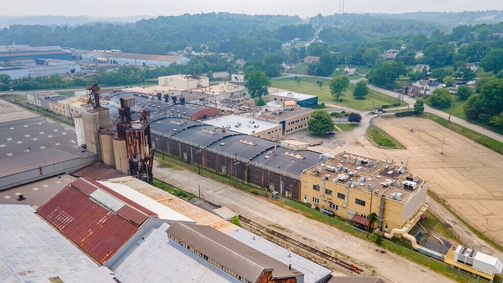 More Photos Of 251 W Wylie Ave, Washington Warehouse For Lease