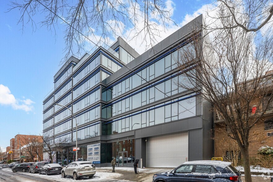 More Photos Of 3820 Parsons Blvd, Flushing Apartments For Sale