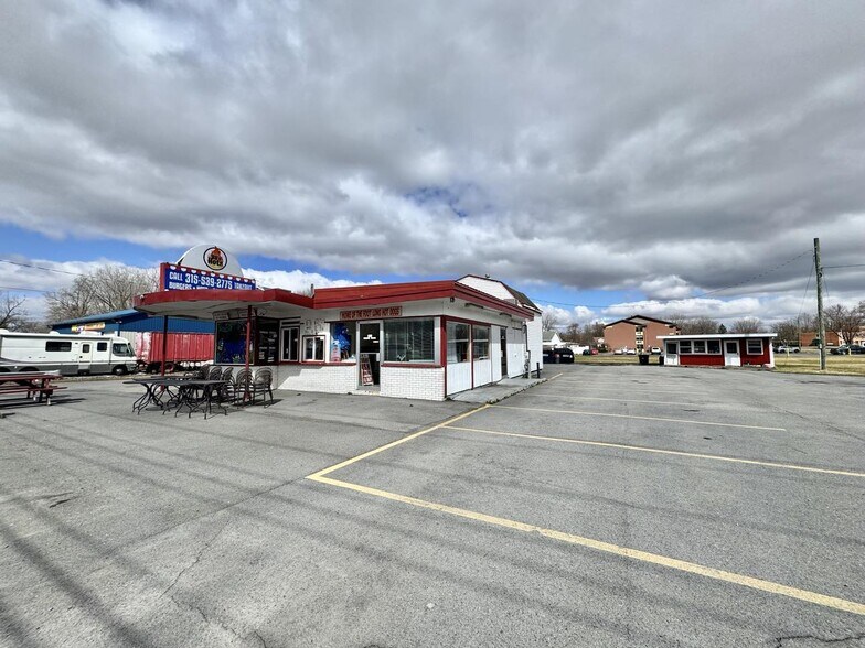 More Photos Of 365 E Main St, Waterloo Township General Retail For Sale