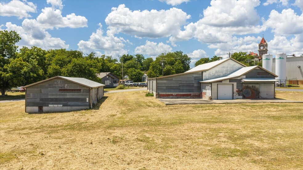 More Photos Of 301 S Main, Meridian Industrial For Sale