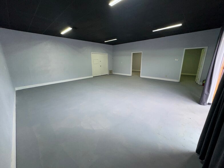 More Photos Of 438 S Main St, Mcalester Auto Repair For Sale