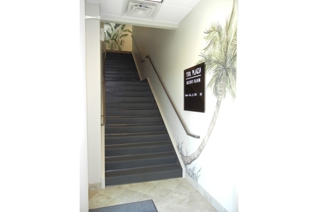 More Photos Of 101 Tiki Dr, Tiki Island Office Residential For Lease