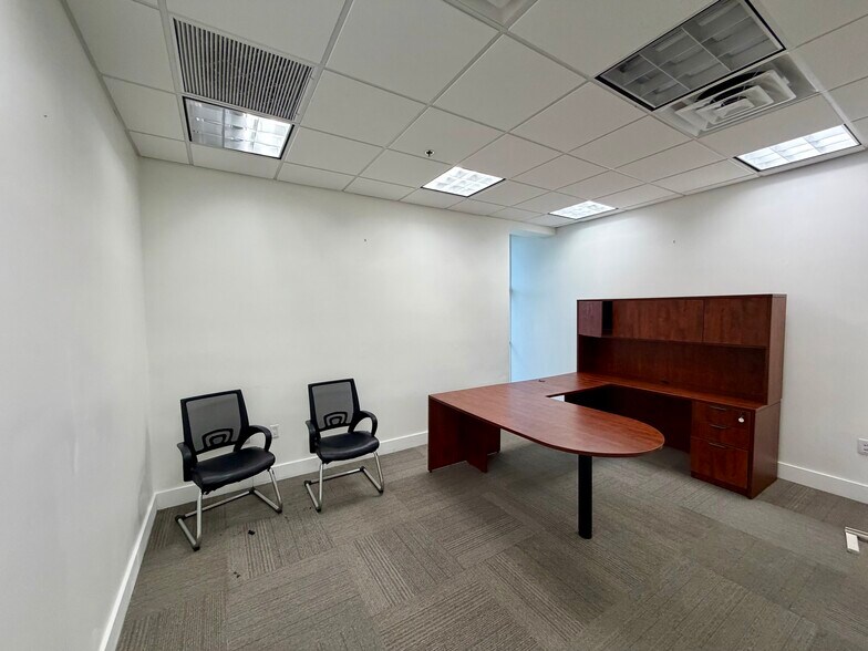 More Photos Of 7500 NW 25th St, Miami Office For Sale