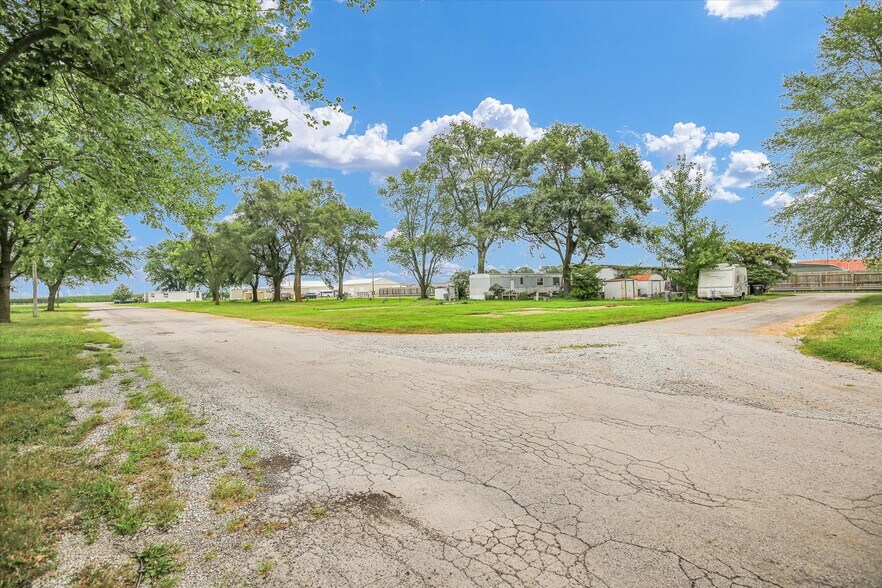 More Photos Of 4808 Paradise Rd, Mattoon Manufactured Housing Mobile Home Park For Sale