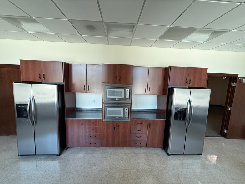 More Photos Of 180 N University Ave, Provo Office For Sale