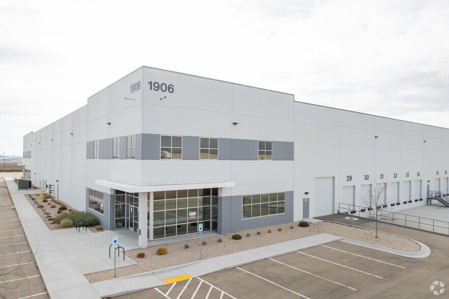 More Photos Of 1906 Smeed Pkwy, Caldwell Warehouse For Lease
