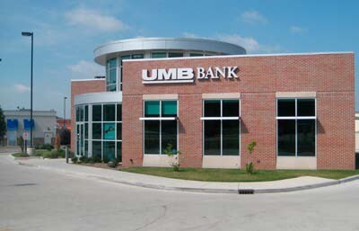 More Photos Of 401 N Bluff Rd, Collinsville Bank For Sale