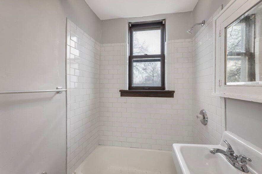 More Photos Of 487 Grand Ave, Saint Paul Apartments For Sale