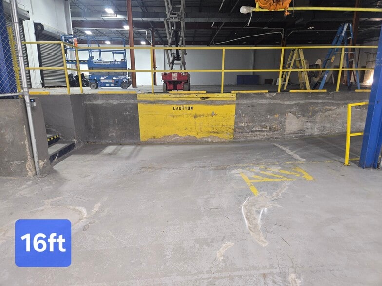 More Photos Of 600 Executive Blvd, Elmsford Manufacturing For Lease