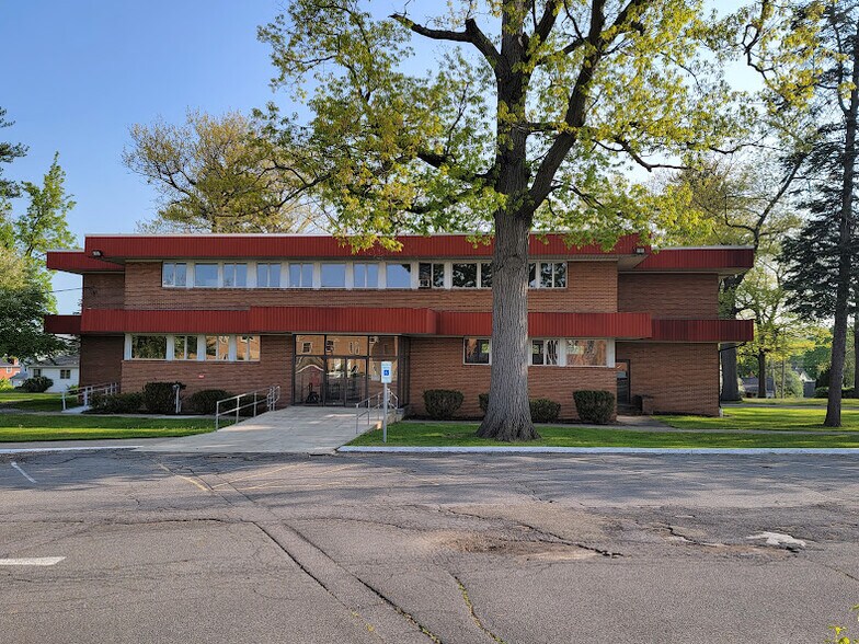 Primary Photo Of 400 Riverside Dr, Johnson City Specialty For Lease
