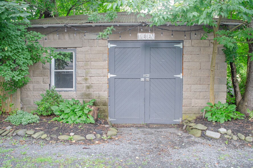 More Photos Of 76 Route 214, Phoenicia Restaurant For Sale