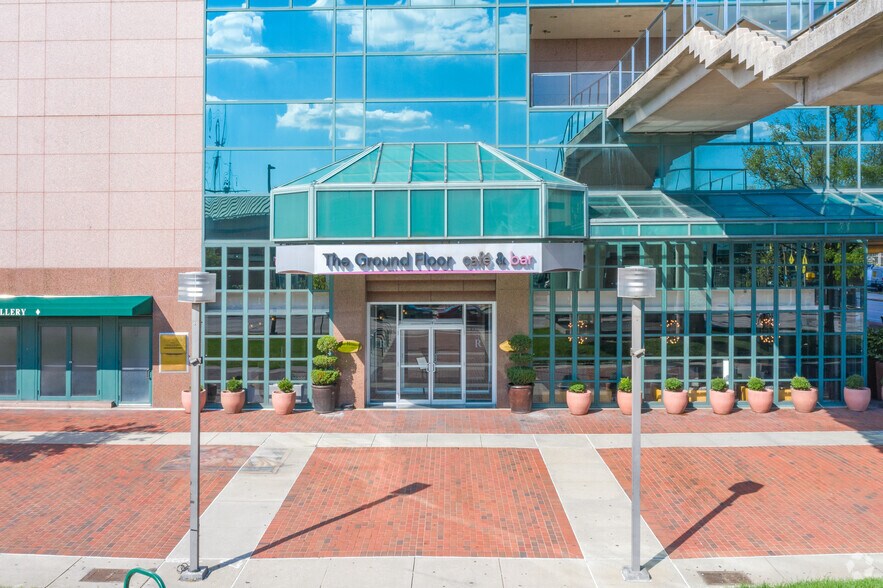 More Photos Of 202 E Pratt St, Baltimore Hotel For Sale