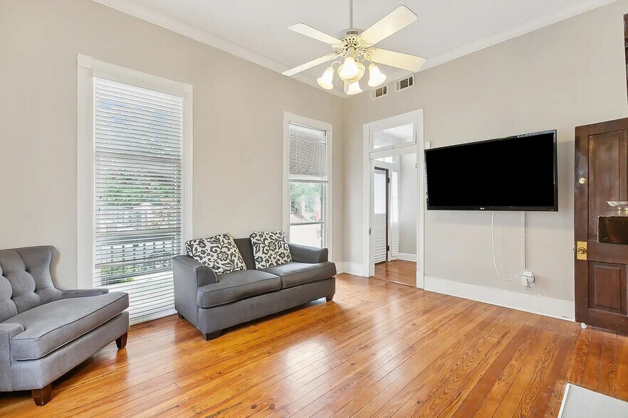 More Photos Of 624 Saint Ferdinand St, New Orleans Office For Sale