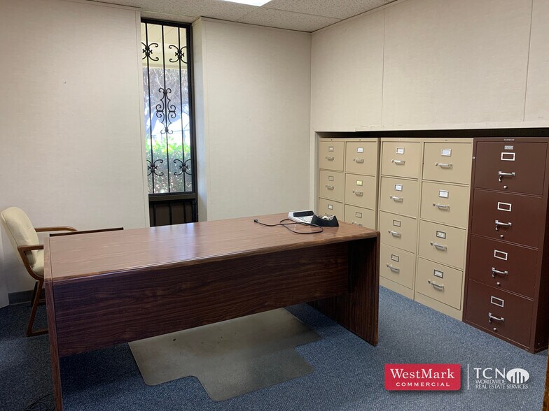More Photos Of 5711 E FM 40, Lubbock Manufacturing For Sale