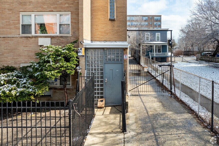 More Photos Of 7635 S Coles Ave, Chicago Apartments For Sale