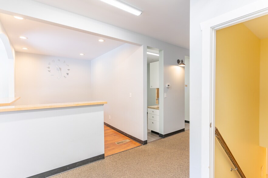 More Photos Of 24 Mill St, Naples Office For Lease