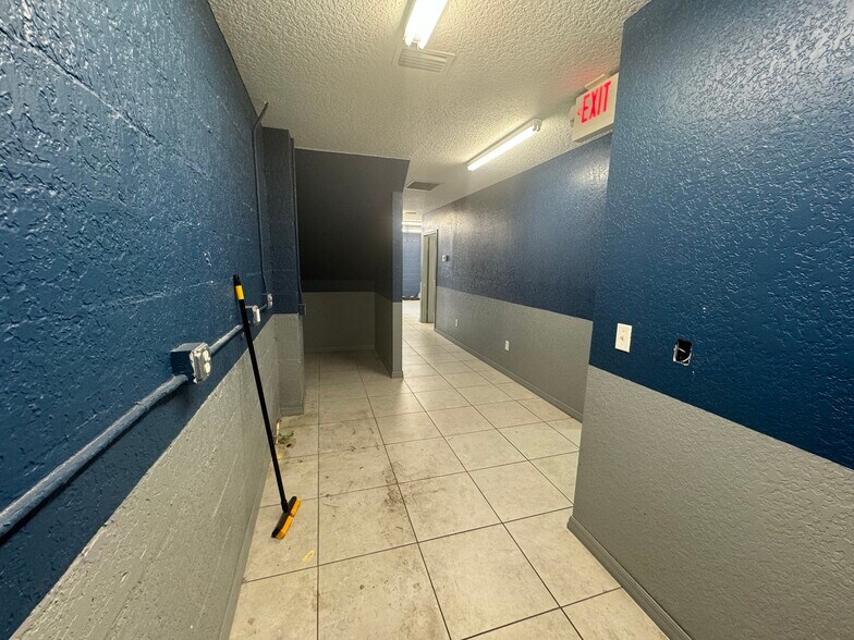 More Photos Of 800 N State St, Bunnell Storefront For Sale