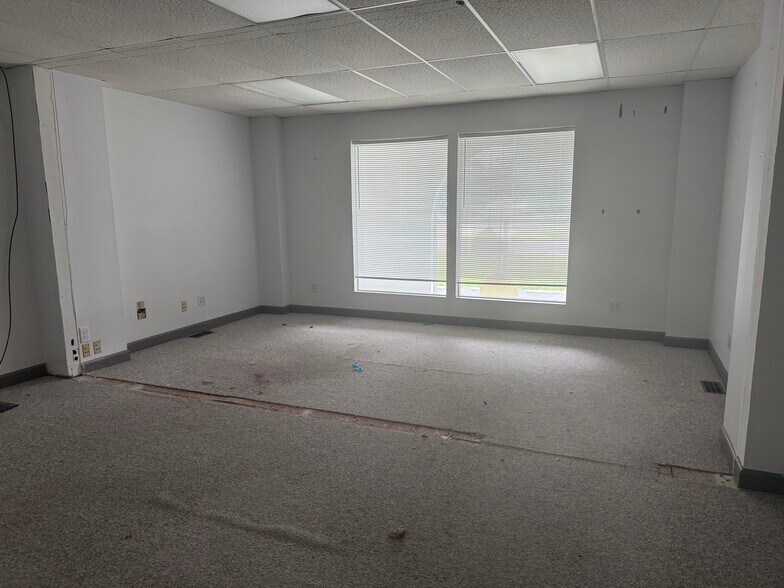 More Photos Of 1385 John Small Ave, Washington Medical For Lease