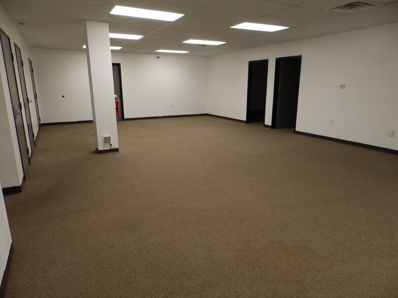 More Photos Of 2005 Tile Factory Rd, Palestine Manufacturing For Lease