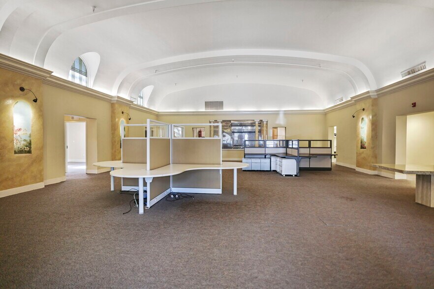 More Photos Of 155 8th St N, Saint Petersburg Office Residential For Lease