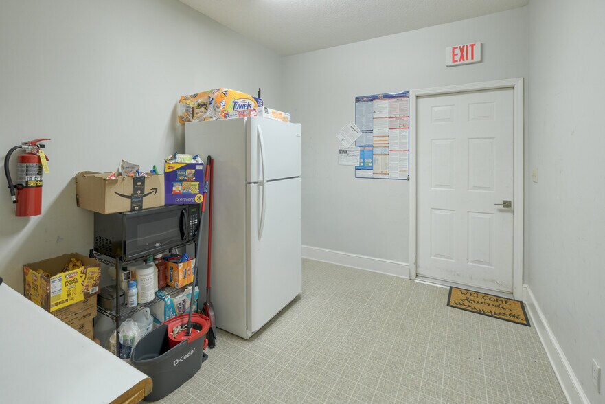 More Photos Of 1924 McConnell Springs Rd, Anderson Coworking Space