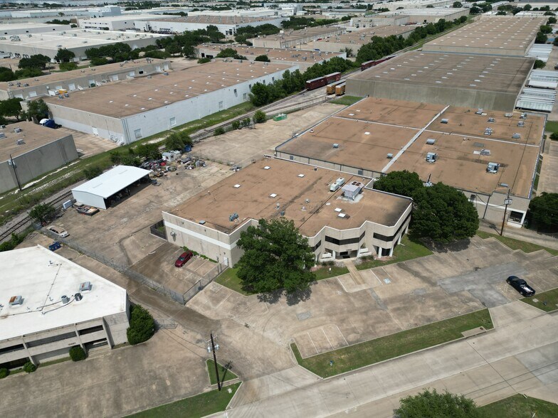 More Photos Of 10999 Petal St, Dallas Industrial For Sale