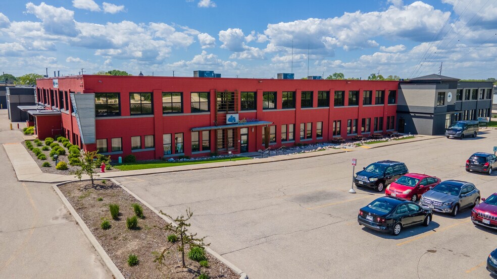 More Photos Of 4200 N Holton St, Milwaukee Warehouse For Lease