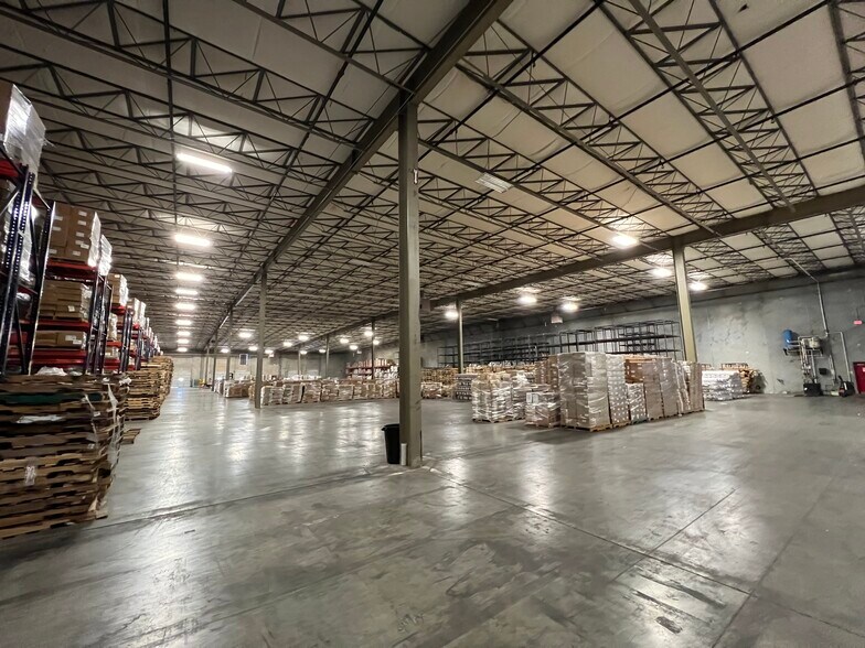 More Photos Of 7135 Southlake Pky, Morrow Warehouse For Lease
