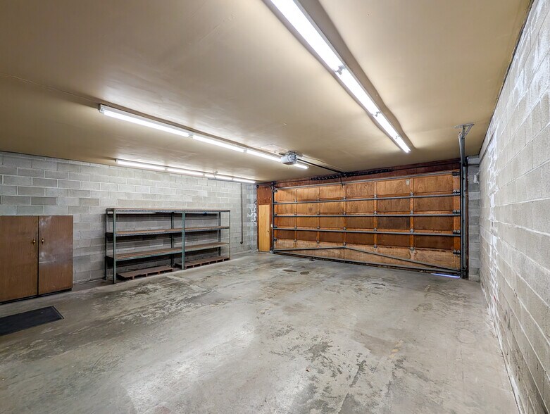 More Photos Of 335 N Olympic Ave, Arlington General Retail For Lease