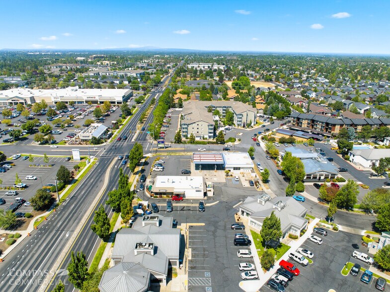 More Photos Of 583 NE Bellevue Dr, Bend Fast Food For Sale