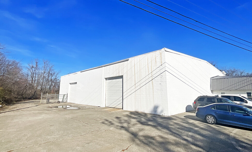 Primary Photo Of 345 Blue Sky Pky, Lexington Warehouse For Lease