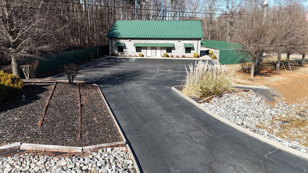 More Photos Of 1650 Lutheran Synod Dr, Salisbury Medical For Sale