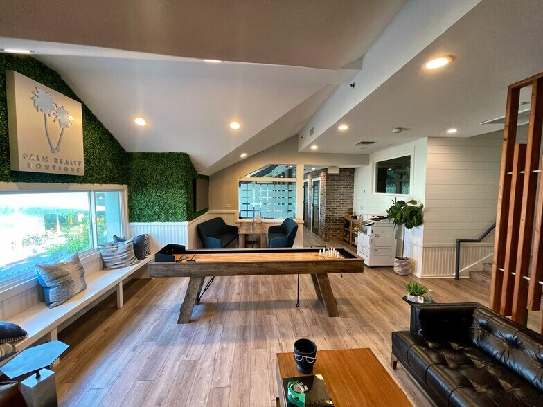 More Photos Of 401 Manhattan Beach Blvd, Manhattan Beach Storefront Retail Office For Lease