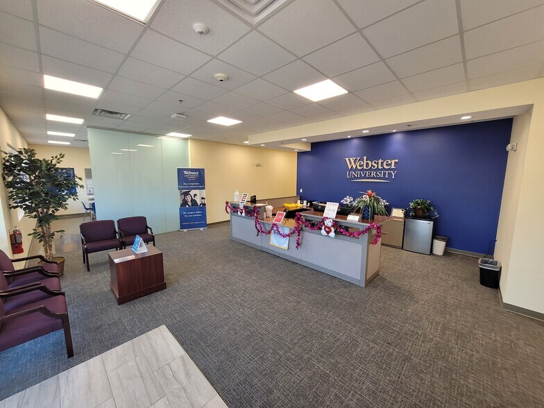 More Photos Of 5565 N Wickham Rd, Melbourne General Retail For Lease