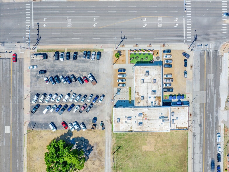 More Photos Of 916 NW 6th St, Oklahoma City Storefront Retail Office For Sale