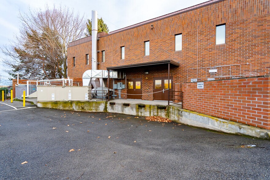 More Photos Of 3110 Port of Benton Blvd, Richland Office For Lease