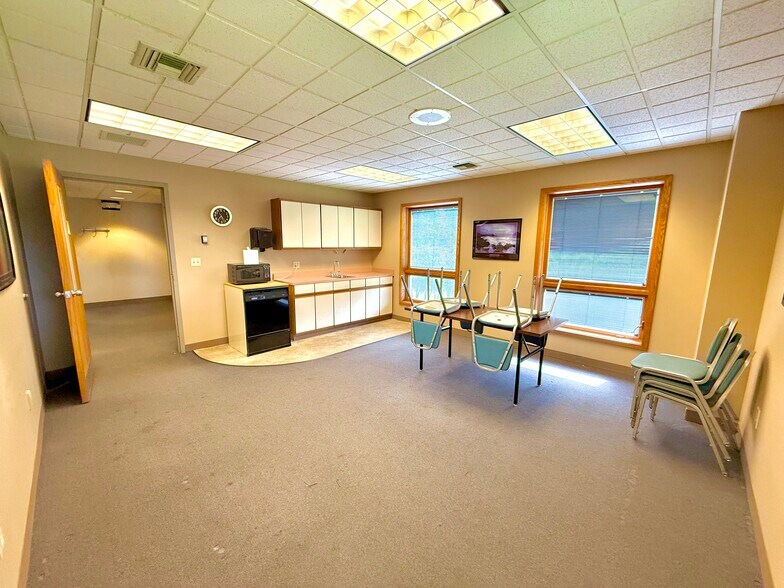 More Photos Of 321 S Blanchard St, Findlay Office For Sale