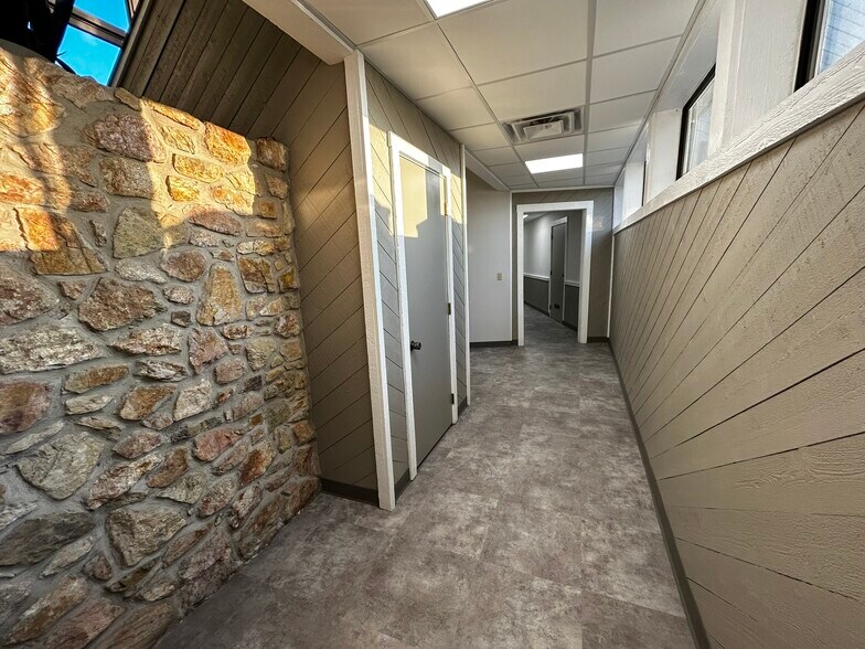 More Photos Of 6820 Roosevelt Ave, Middletown Medical For Lease