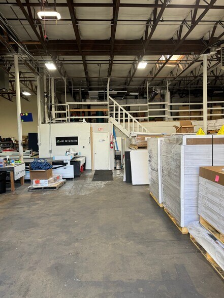 More Photos Of 2340-2386 S Redwood Rd, Salt Lake City Light Manufacturing For Lease