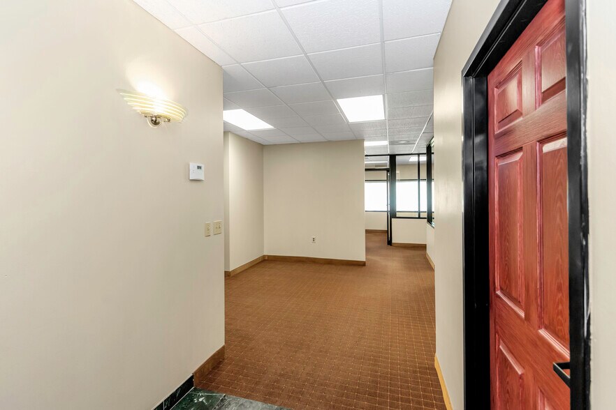 More Photos Of 5801 Ulmerton Rd, Clearwater Loft Creative Space For Lease