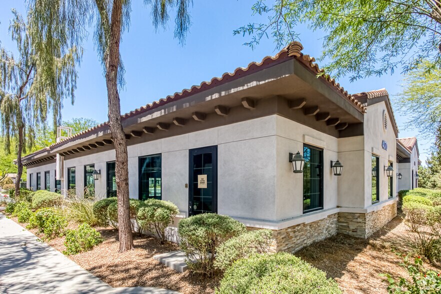 More Photos Of 4070 E Russell Rd, Las Vegas Office For Sale