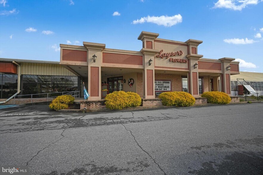 More Photos Of 501 W Washington Ave, Myerstown General Retail For Sale