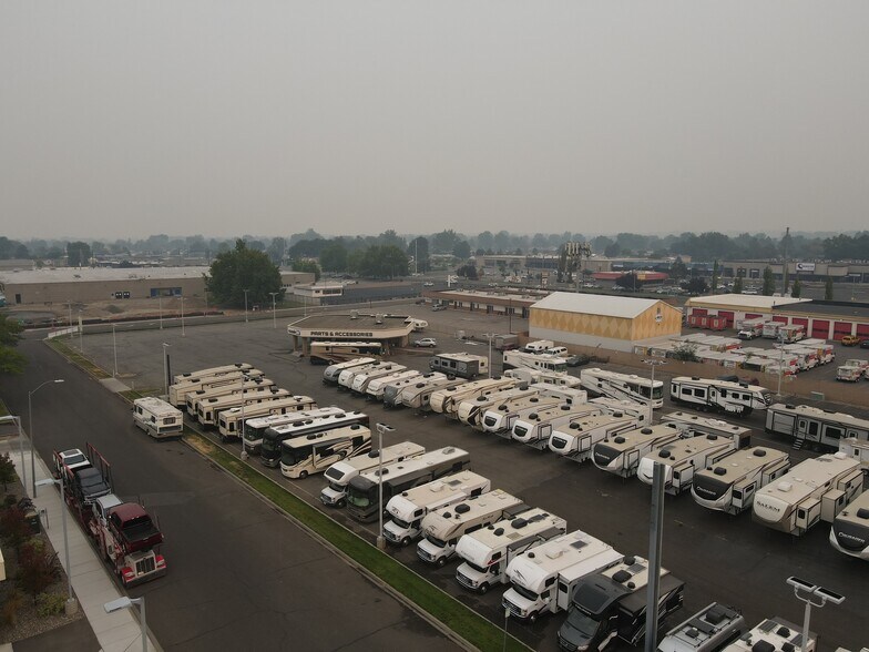 More Photos Of 3203 W Marie St, Pasco Auto Dealership For Sale