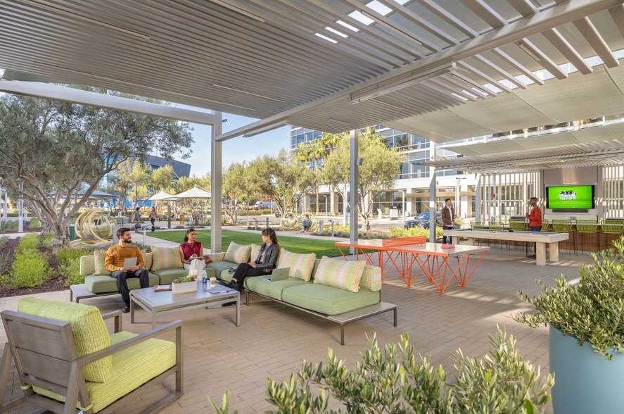 More Photos Of 2600 Great America Way, Santa Clara Office For Lease