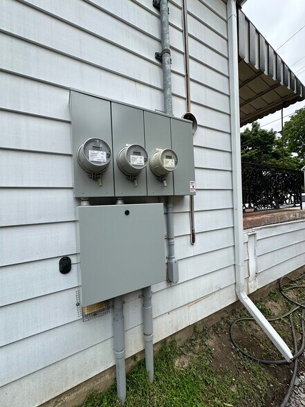 More Photos Of 38 Viewpoint Av, Hamilton Apartments For Sale